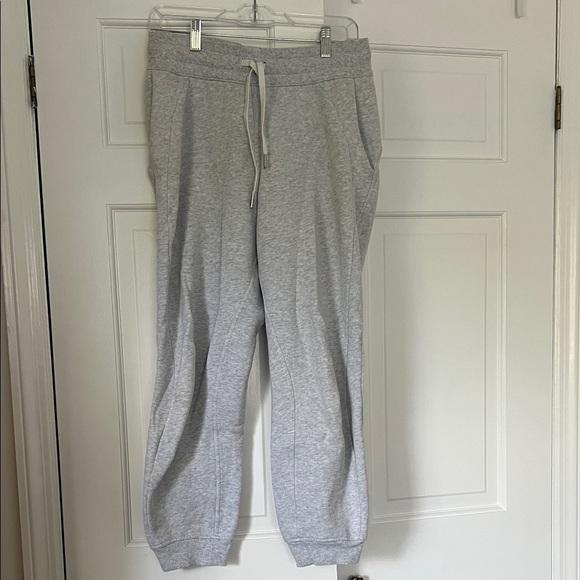 Lululemon Scuba Gray Jogger Sweatpants - Picture 1 of 4